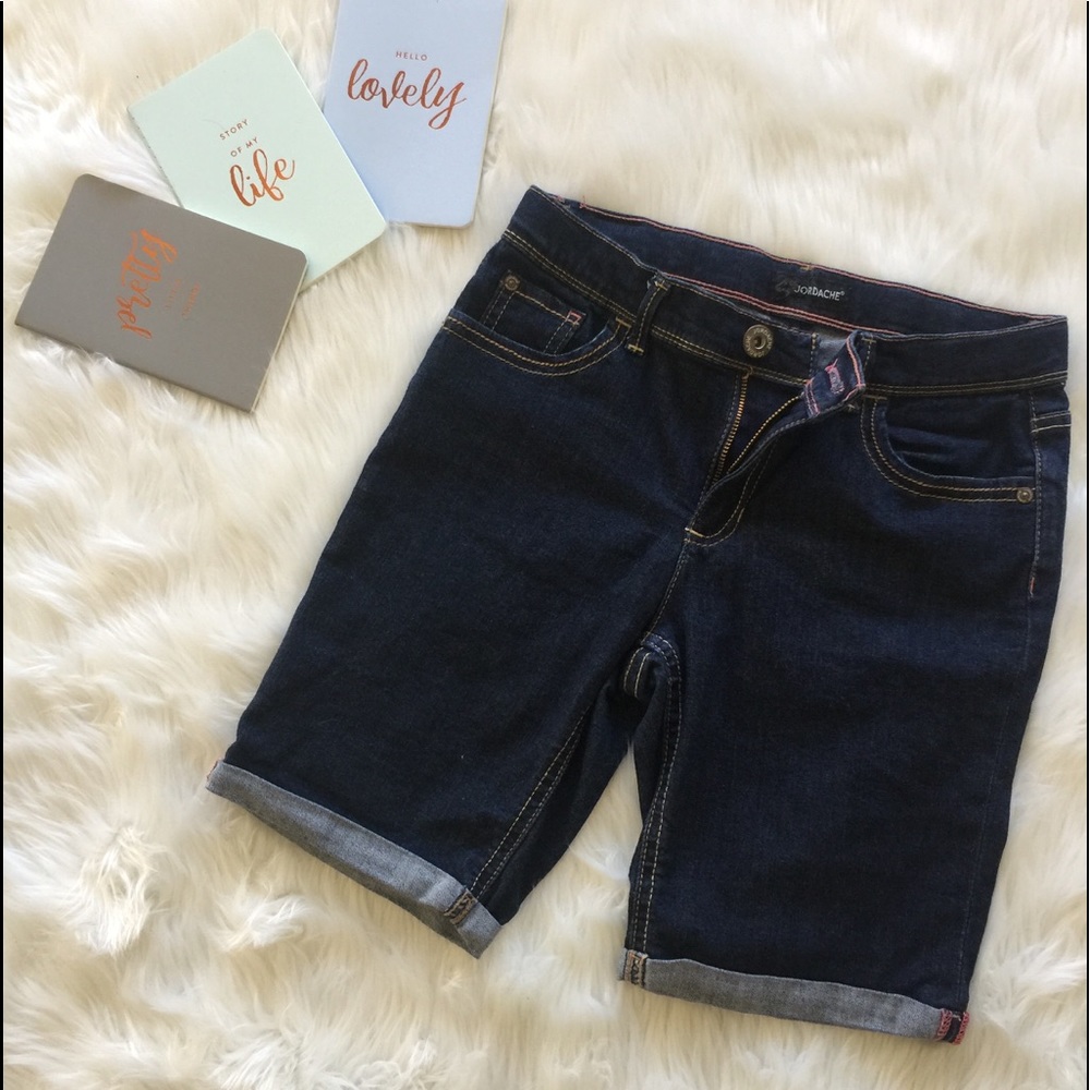 EUC Girls Bermuda shorts